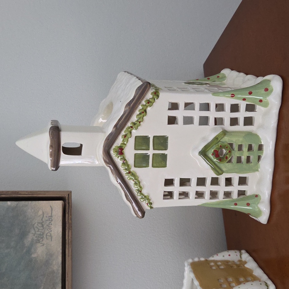 PartyLite Village Square Chapel Frangrance Warmer & Tea Light Trio